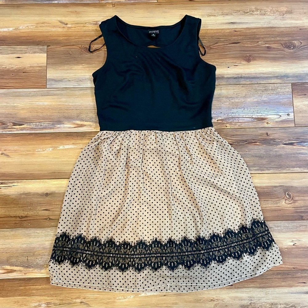 Women’s Sz 12 Black and Tan Dress Polka Dot and Cut Out Back Side Zipper
